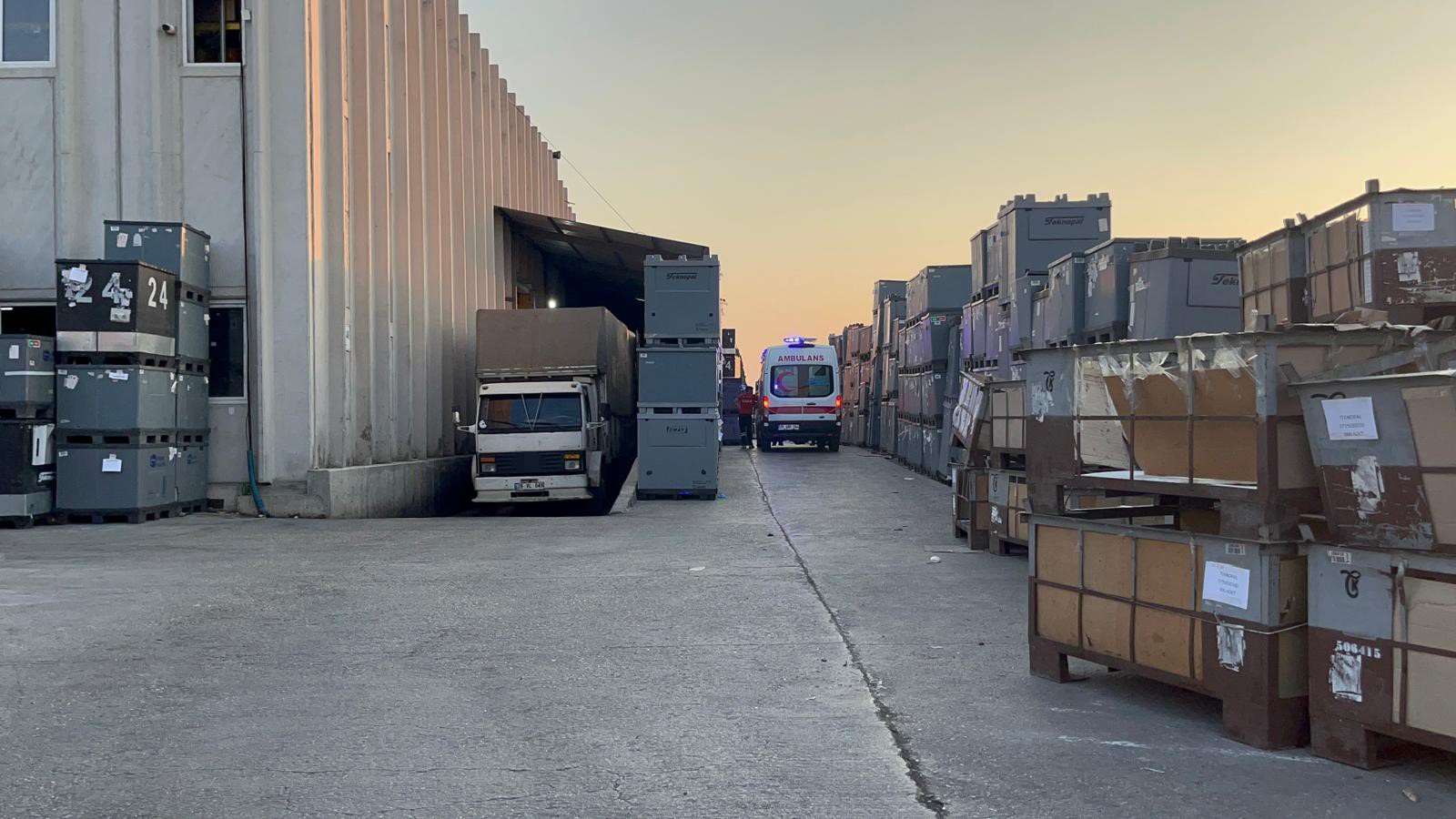 Makinaya Sıkışan Işçi Ağır Yaralandı (4)