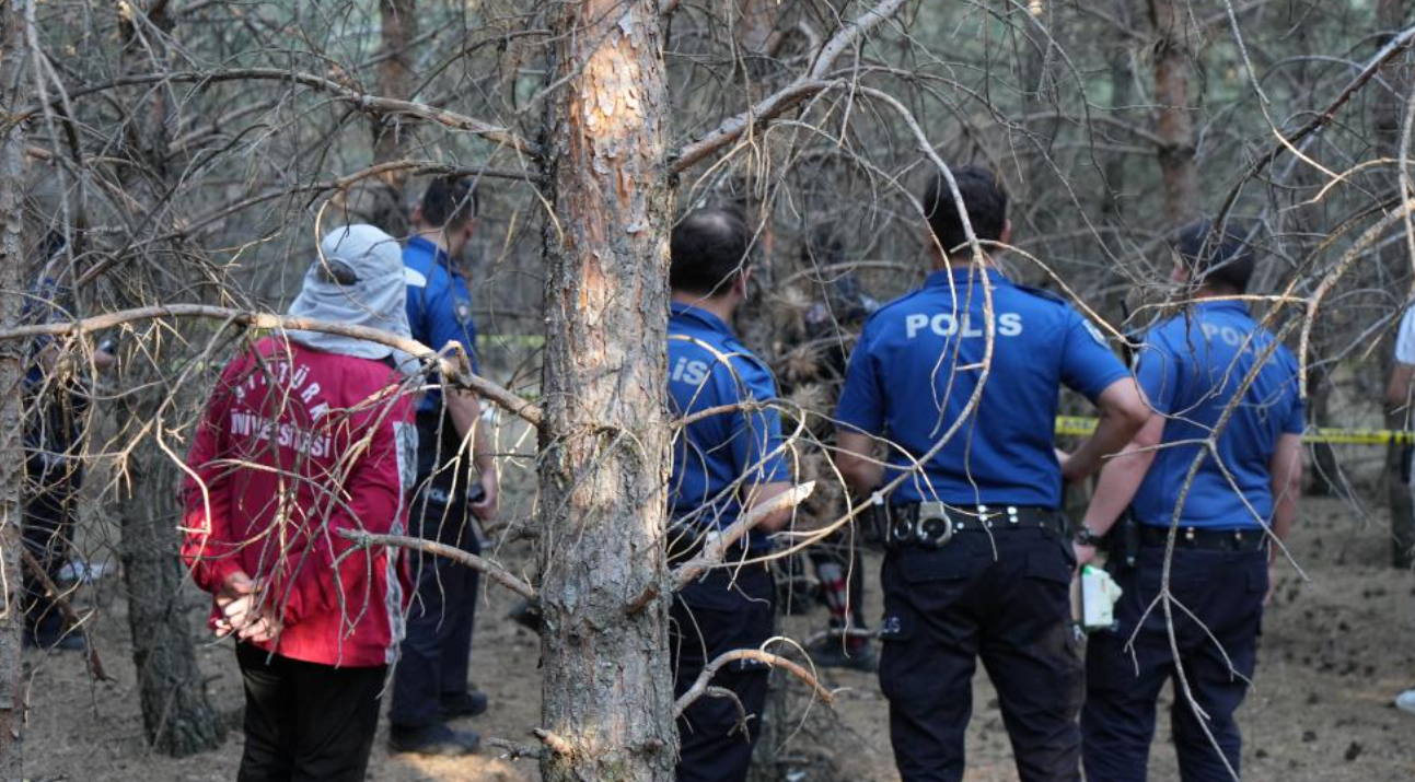 Ormanlık Alanda Erkek Cesedi Bulundu (1)