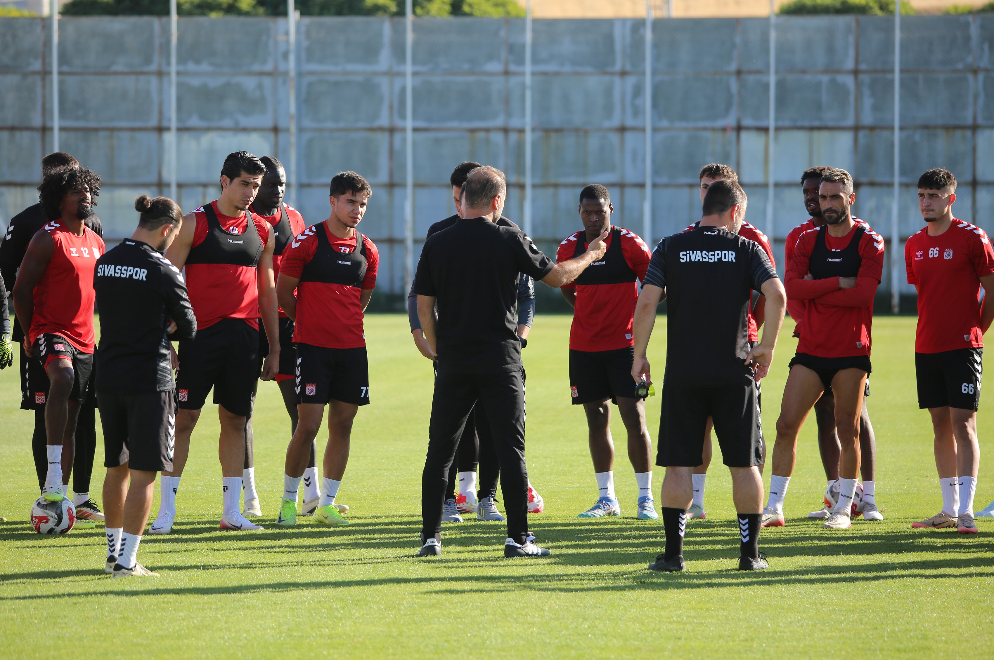 Osman Zeki Korkmaz “Eleştiriler Çok Normal” (1)