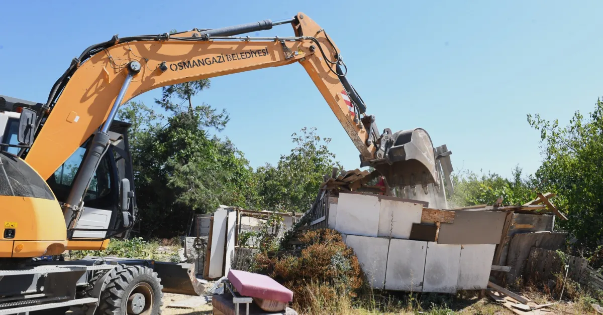 Osmangazi’de 1. Derece Sit Alanındaki 20 Kaçak Yapı Yıkıldı