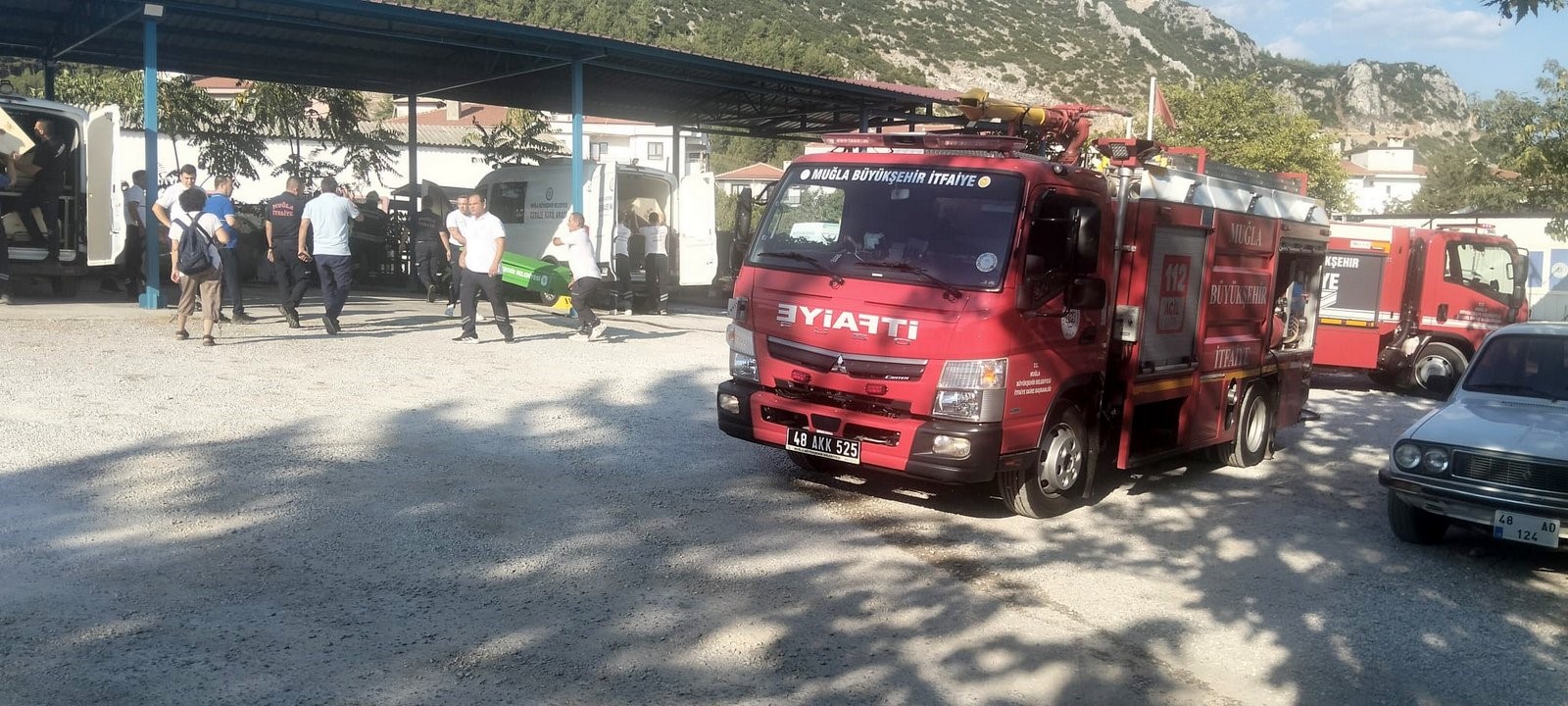 Park Halindeki Cenaze Nakil Aracı Yandı (1)