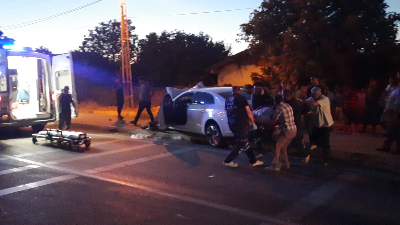 Samsun'da Otomobil Ile Traktör Çarpıştı 3 Yaralı