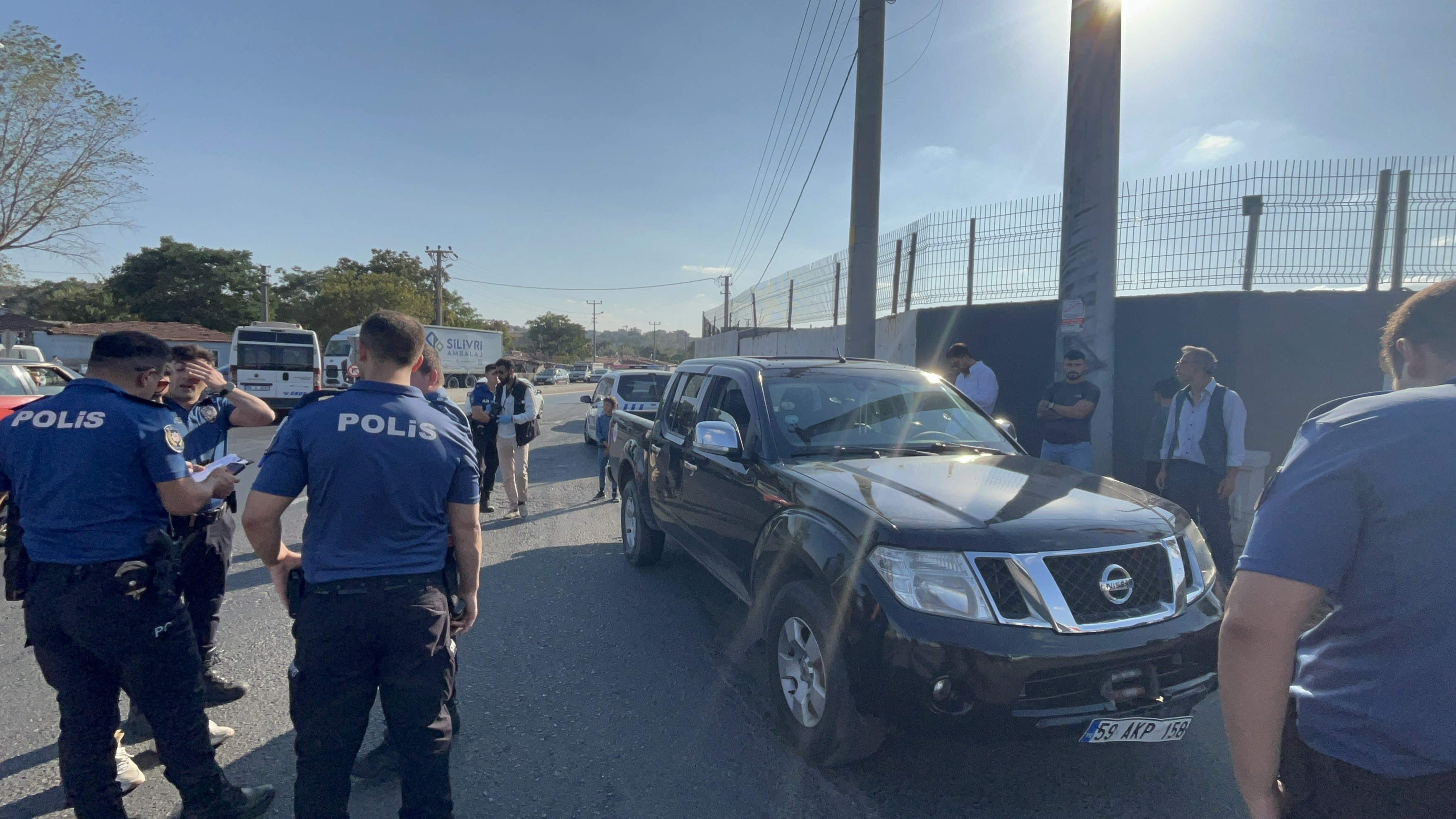 Seyir Halindeki Arabayı Kurşun Yağmuruna Tuttular (3)