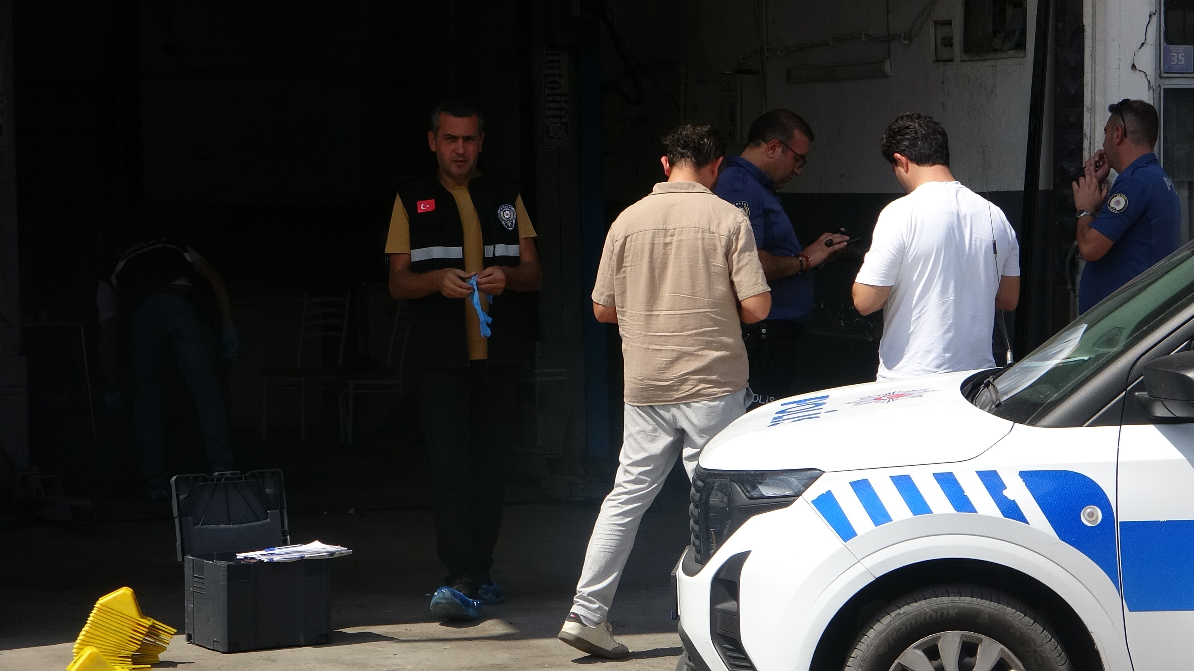 Su Içmek Için Girdiği Işyerinde Tabancayla Vuruldu (4)