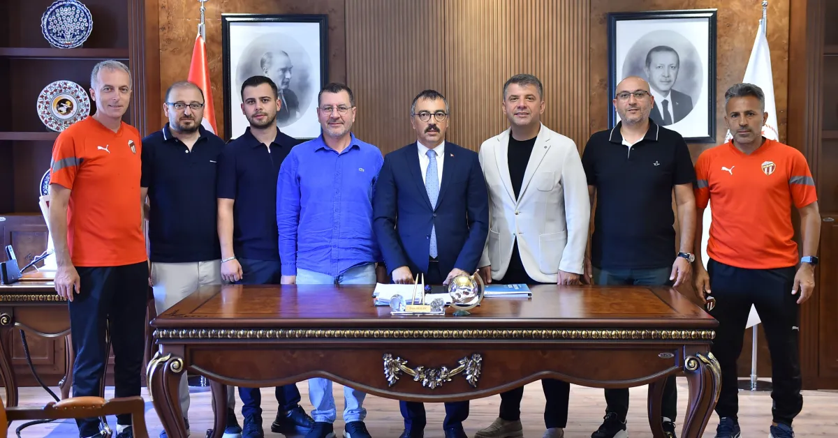 Sultan Su İnegölspor Altyapı Yönetimi Kaymakam Arslan’ı Ziyaret Etti (2)