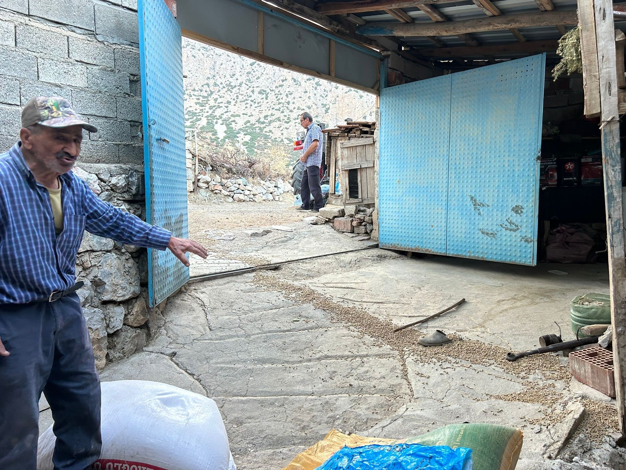 Traktör Geri Kaydı Altta Kalan Yaşlı Kadın Hayatını Kaybetti (1)