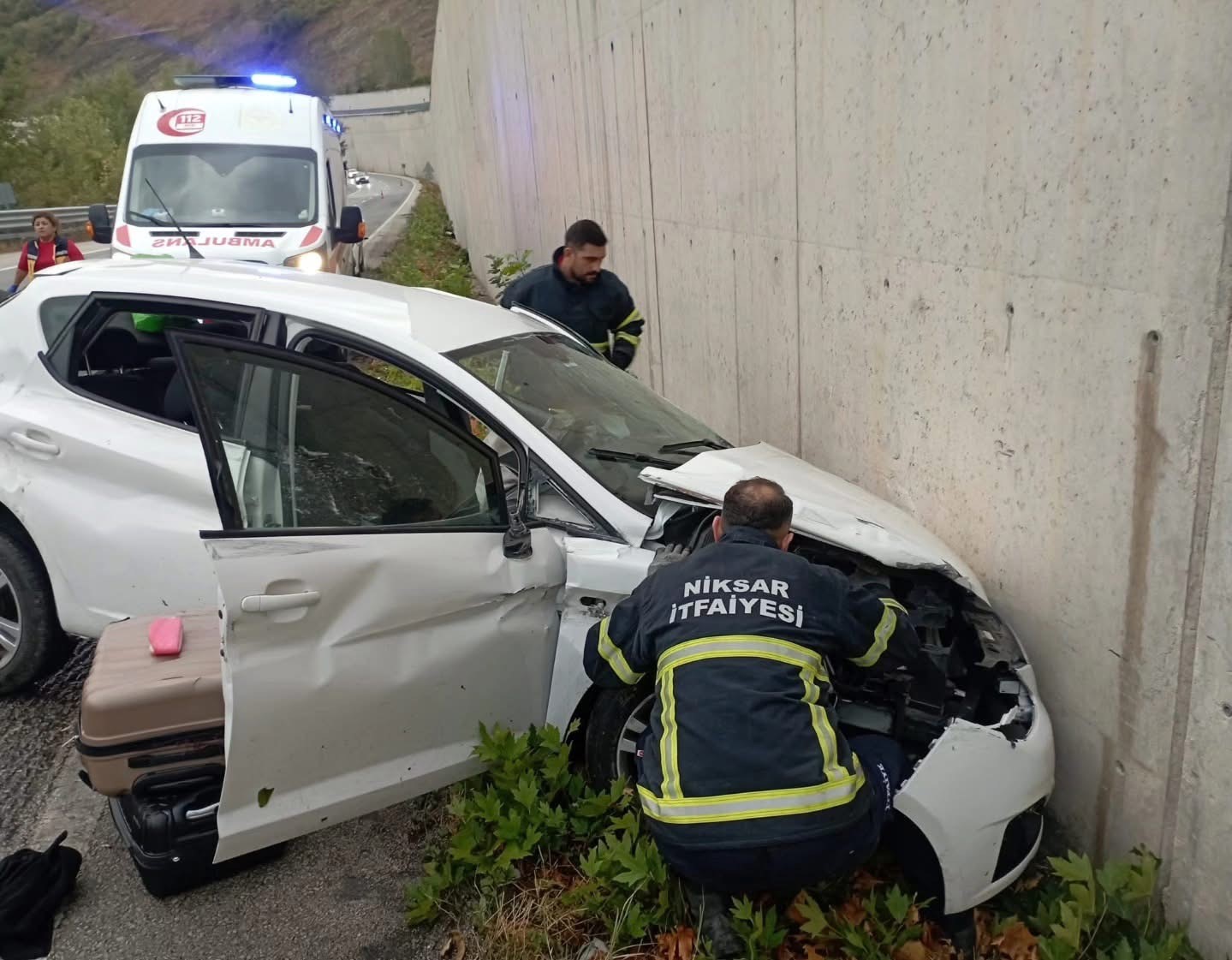 100 Karayolunda Meydana (2)