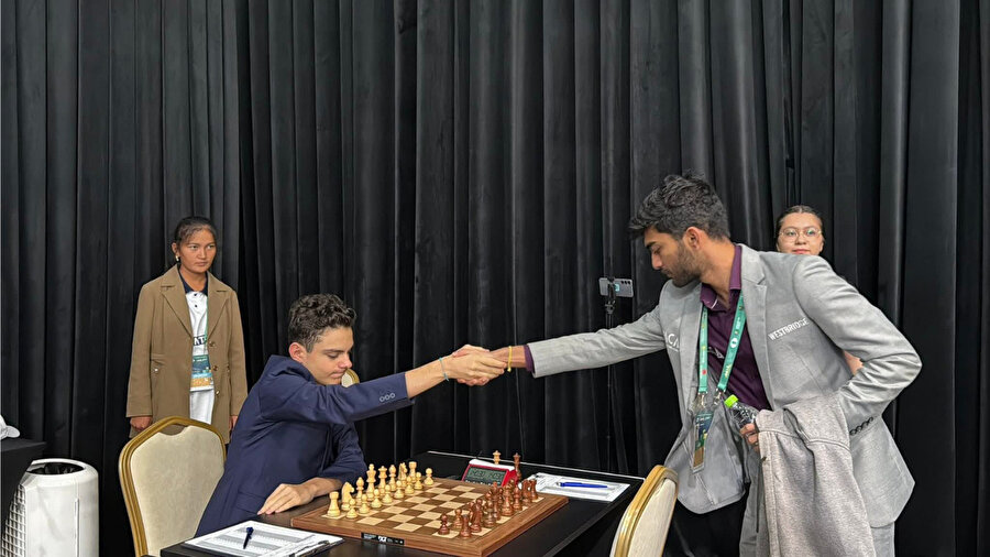 17 Yaşındaki Ediz Gürel, Tarihe Geçti Dünya Şampiyonunu İlk Kez Yenen Türk Oldu-2