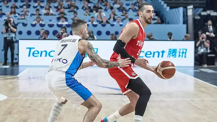 A Milli Erkek Basketbol Takımı, 24 Yıl Sonra Eurobasket'te Finale Yükseldi (1)