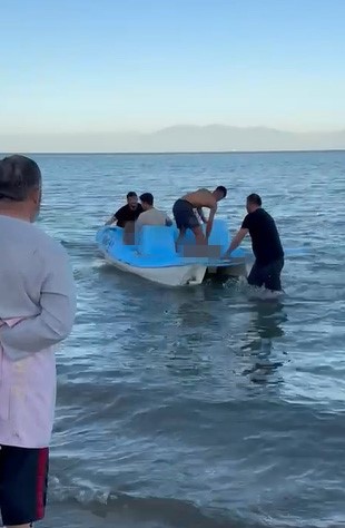 Adana’da Denize Giren 18 Yaşındaki Genç Boğuldu (2)