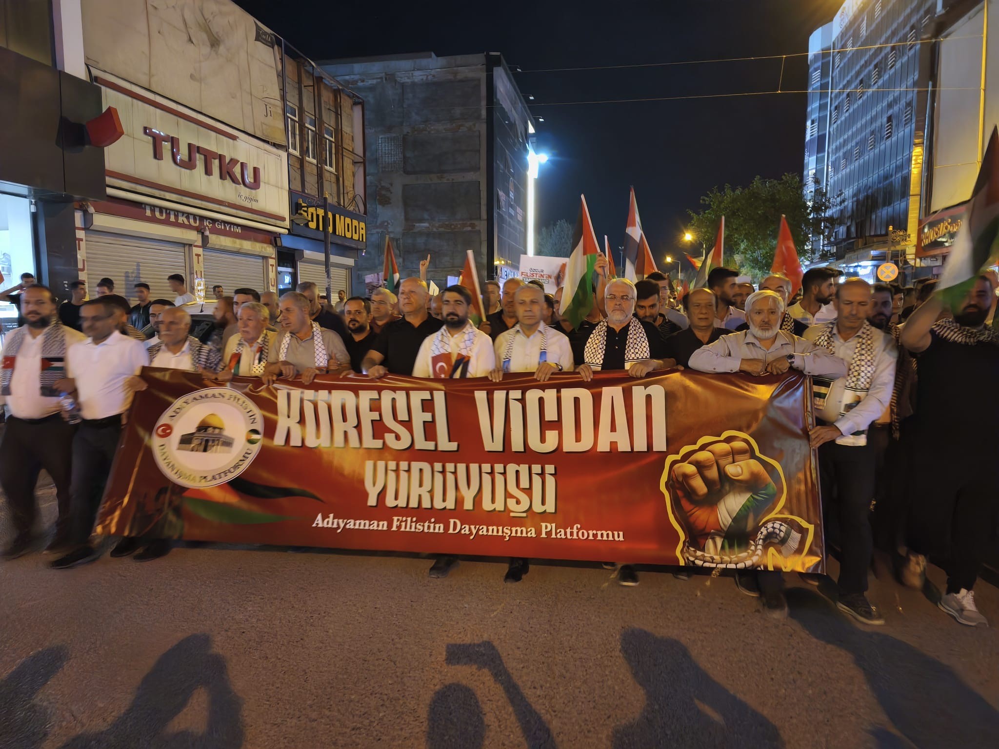 Adıyaman’da Filistin Ve Küresel Sumud Filosu’na Destek İçin Yürüyüş Düzenlendi (2)