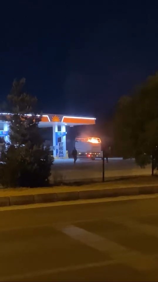 Akaryakıt Yanan Araç Gencgazete (2)