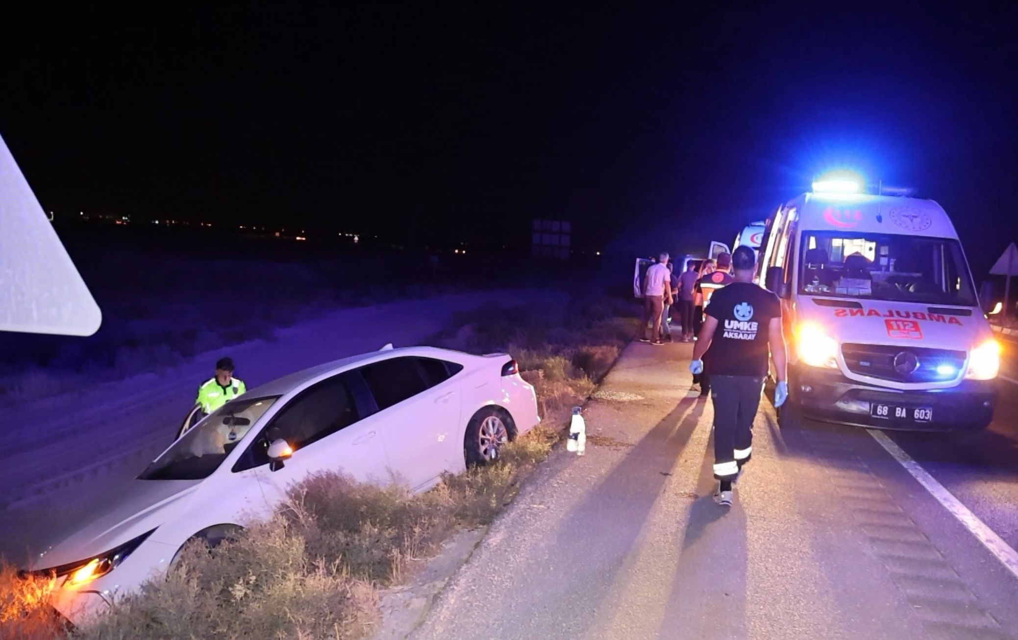 Aksaray’da Otomobil, Hafif Ticari Araca Çarptı 4 Yaralı (1)