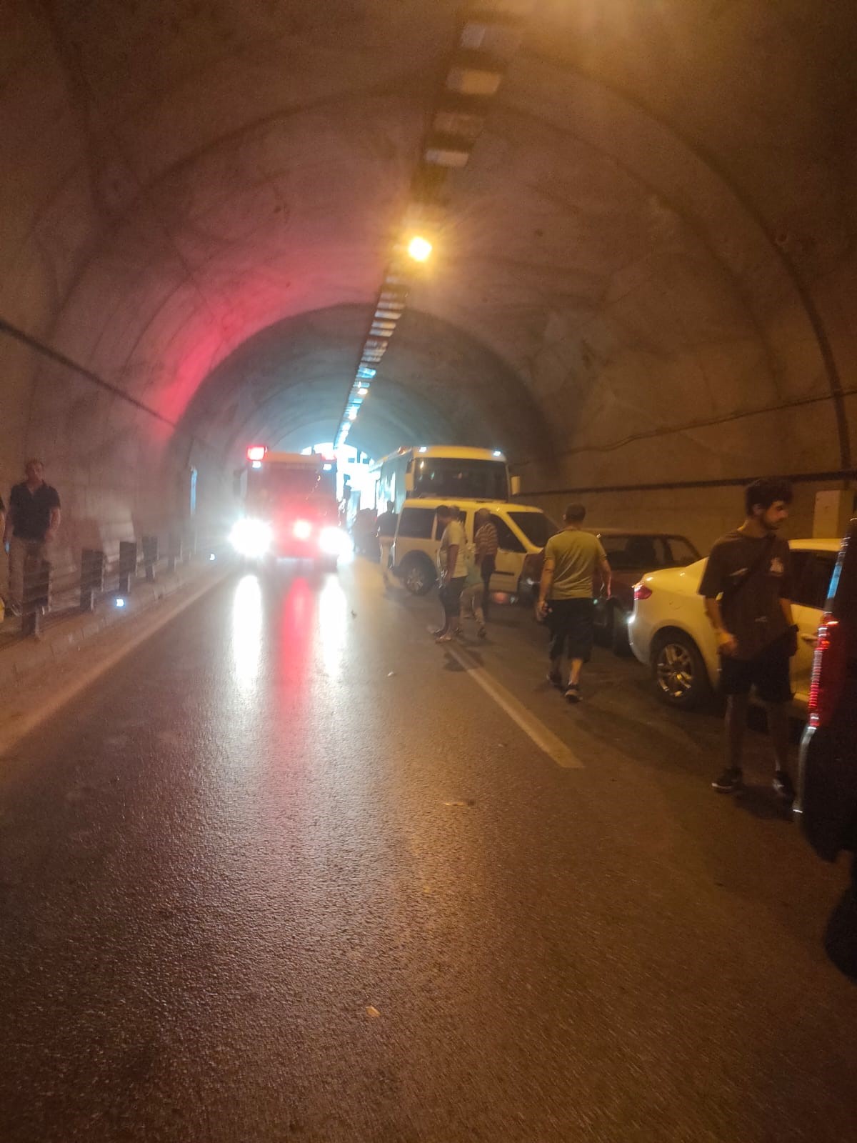 Alanya’da 8 Araç Birbirine Girdi, 10 Yaralı (5)