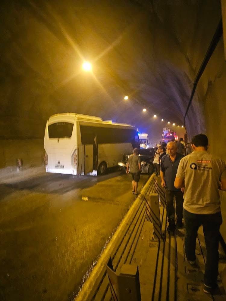 Alanya’da 8 Araç Birbirine Girdi, 10 Yaralı (6)