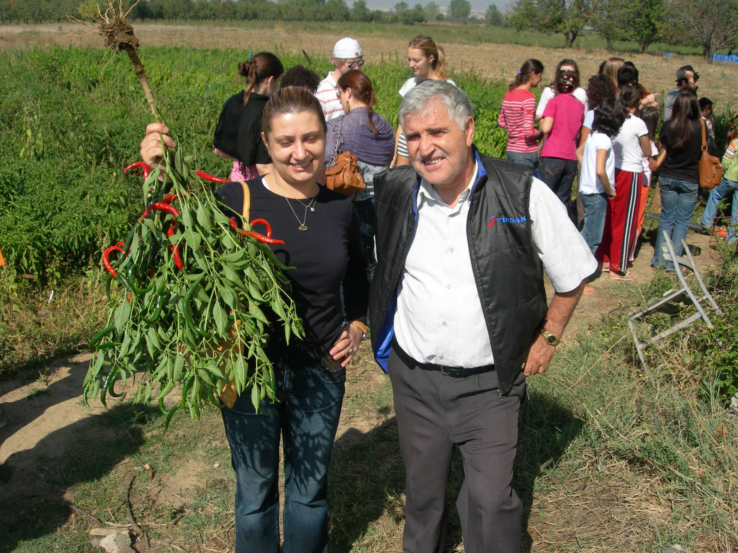 Amerikalı Hıristiyan Öğrenciler İnegöl'de Arsivden Haber 2007 Gencgazete (10)