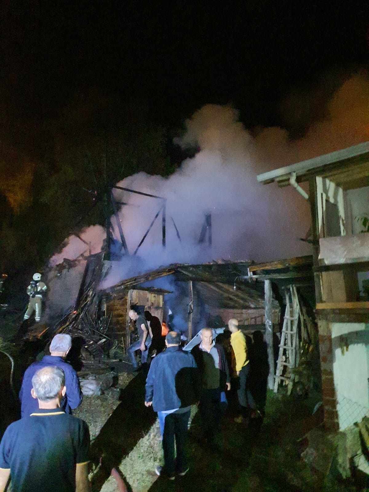 B U R S A’ N I N I N E G O L I L C E S I N D E S A M A N L I K Y A N G 925287 274857