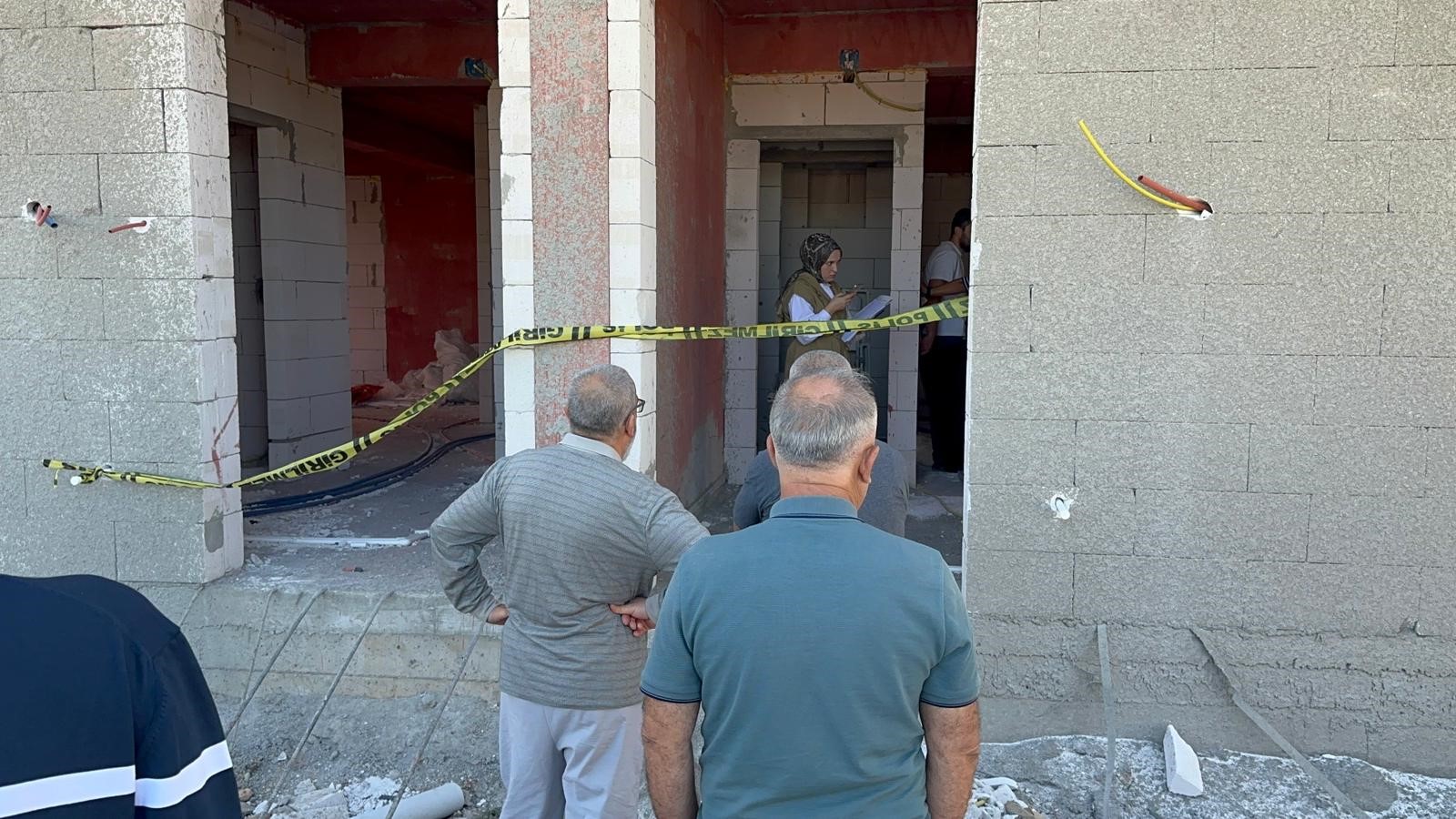 Bekçi Inşaat Içerisinde Ölü Bulundu (1)