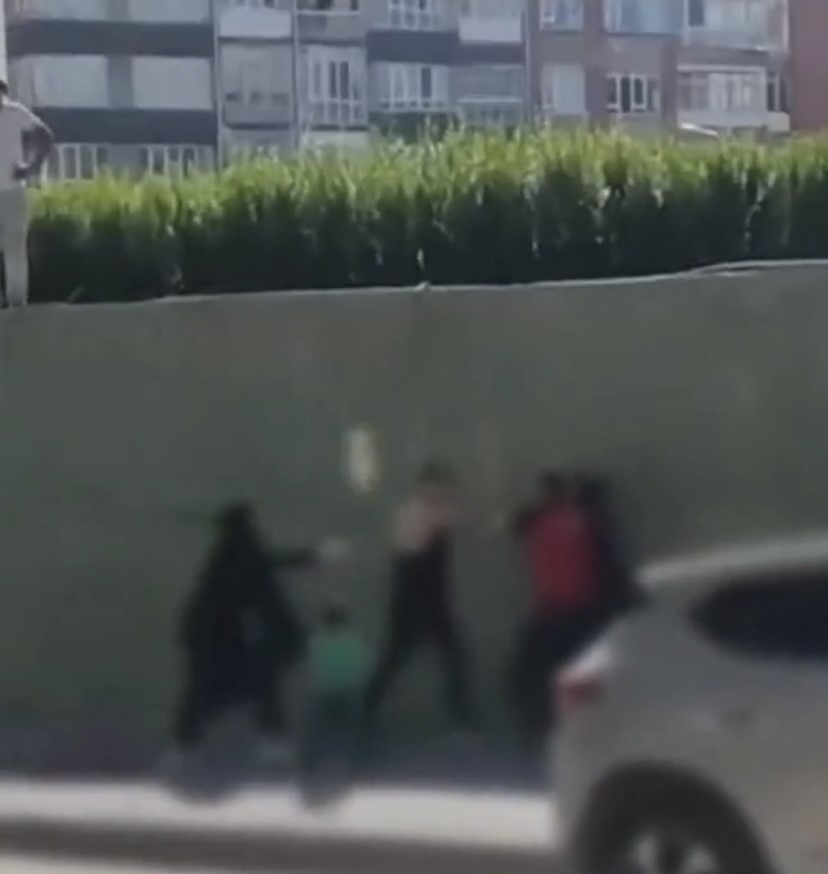 Bıçaklı Kavga (1)