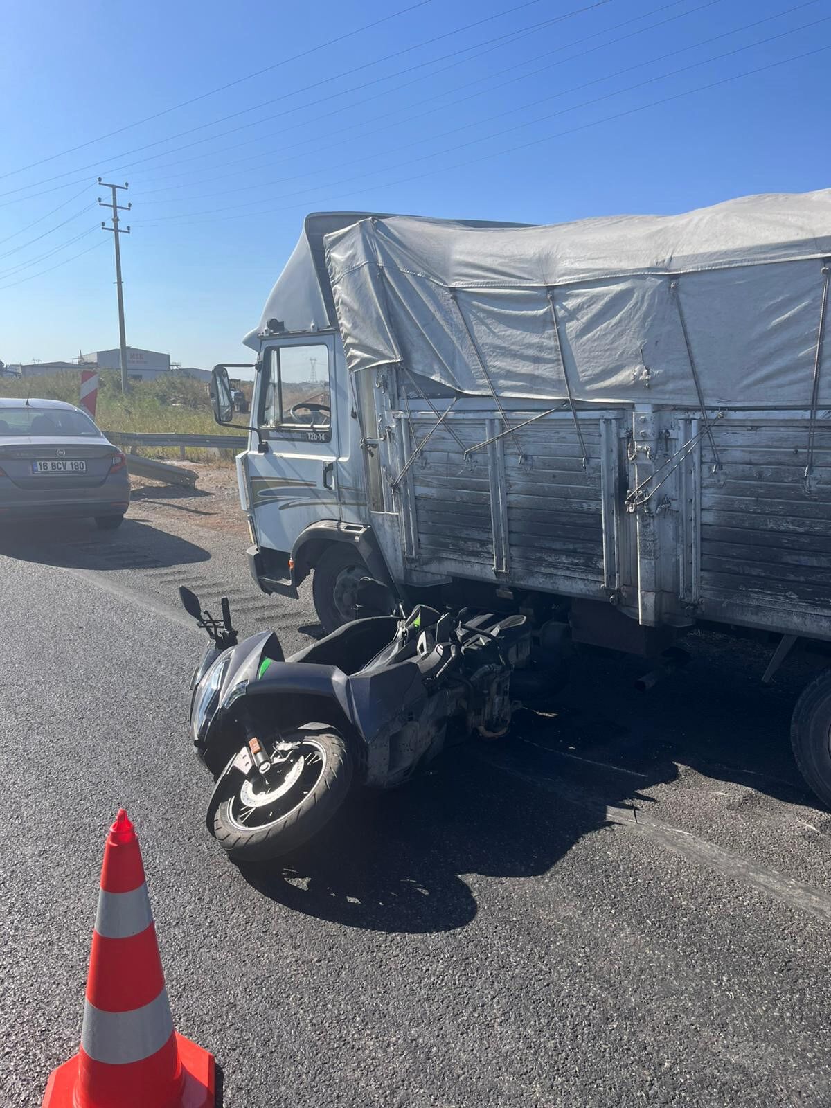 Bursa'da Kırmızı Işıkta Feci Kaza (1)