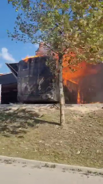 Bursa’da Midye Satışı Yapan Kamyonet Alev Alev Yandı (1)