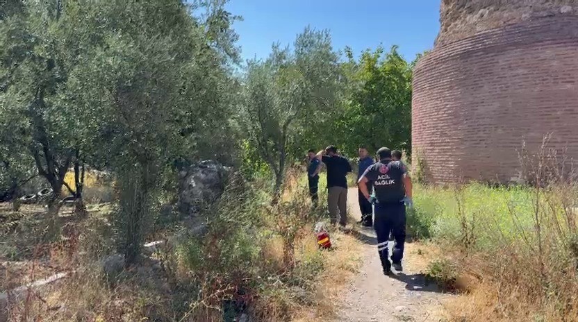 Bursa'da Tarihi Surların Altında Bulunan Cesedin Kimliği Belli Oldu (2)