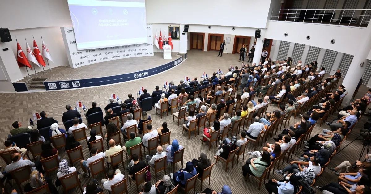 Bursa’da Yks’de İlk 1000’E Giren Öğrenciler Ödüllendirildi (1)