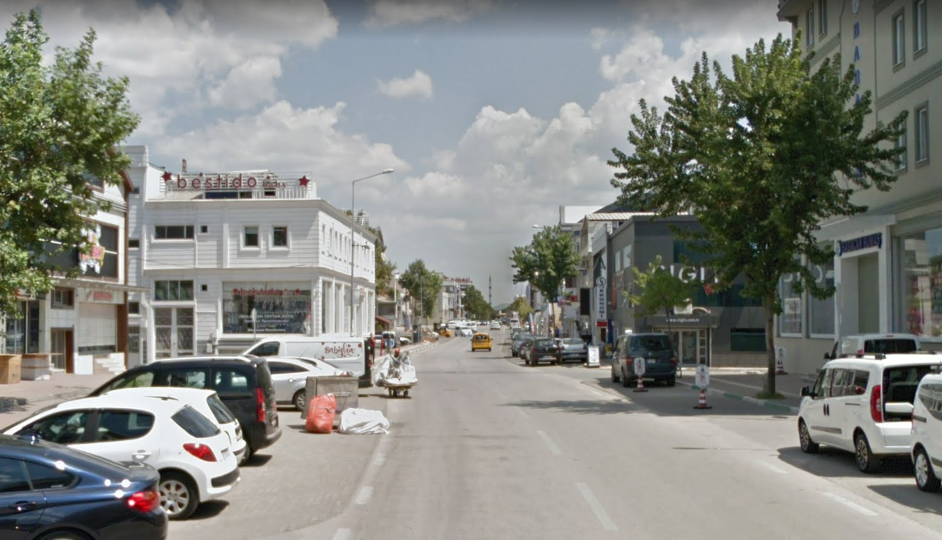 Bursa'nın Para Basan Caddesinde Binlerce Dükkan Kepenk Indirdi (2)