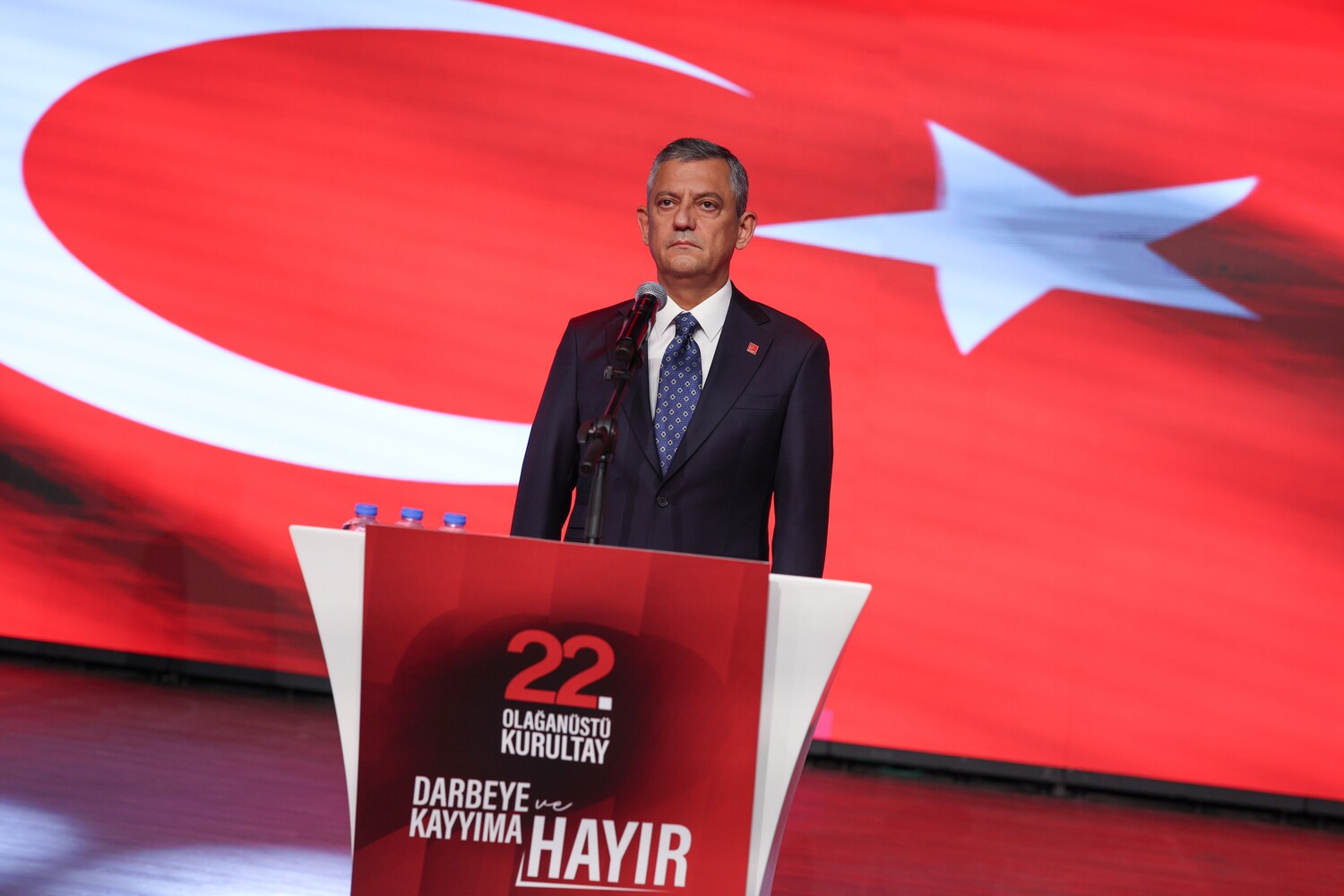 Chp Kongre Özgür Özel Gençgazete (2)