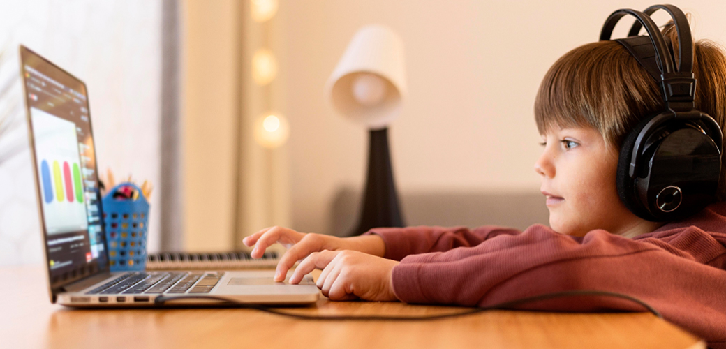 Cocuklarda Dijital Becerilerin Gelisimi Ve Cocuk Odakli Guvenli Internet