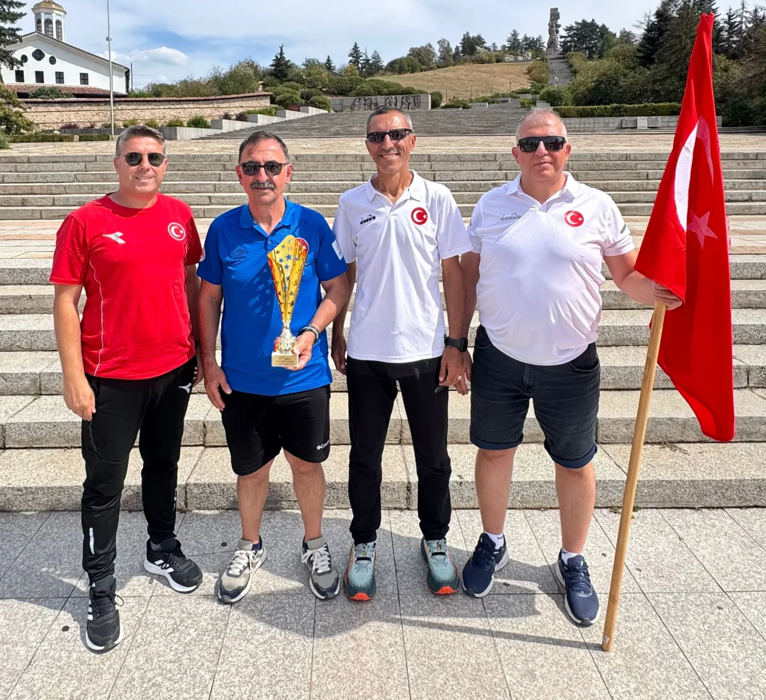 Dfe85B02Df3Cd40644Db7240839Ee80D9Bad833A