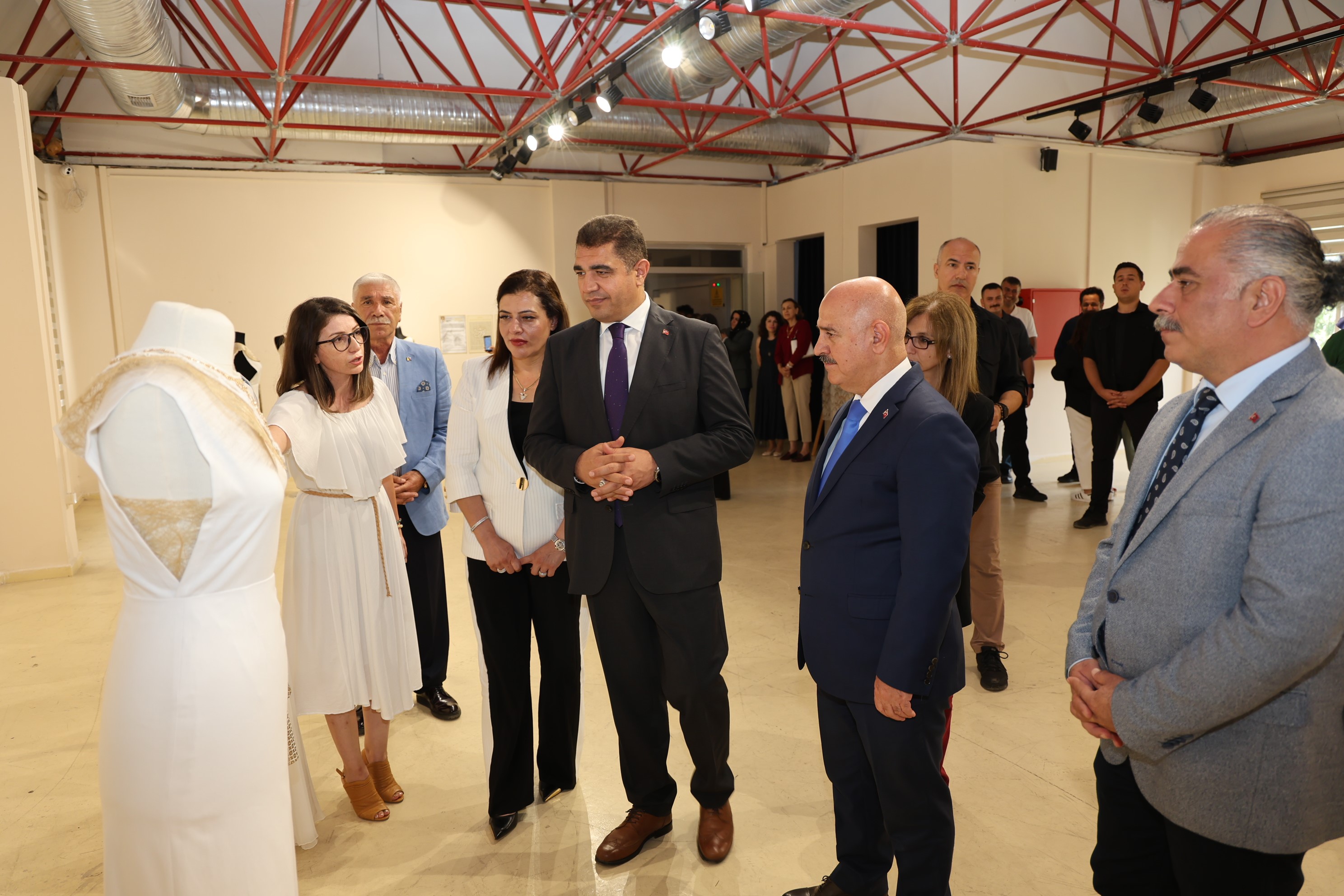 Düzce Üniversitesi’nde “Zamansız, Sonsuz Yaz” Sergisi Açıldı (2)