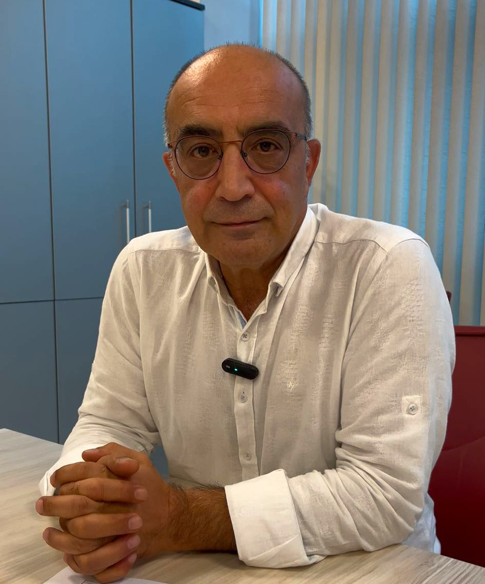 Ed0240E6 537B 4129 A2Eb Ba6E755814Ba