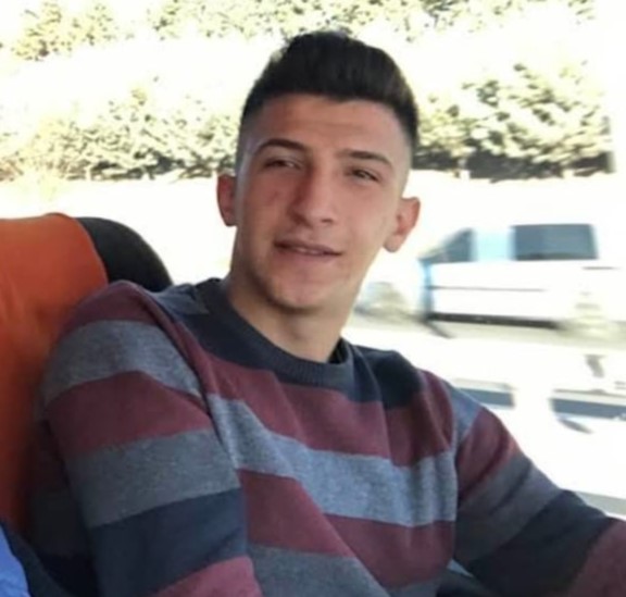 Edirne'de Genç Arabasında Ölü Bulundu (1)