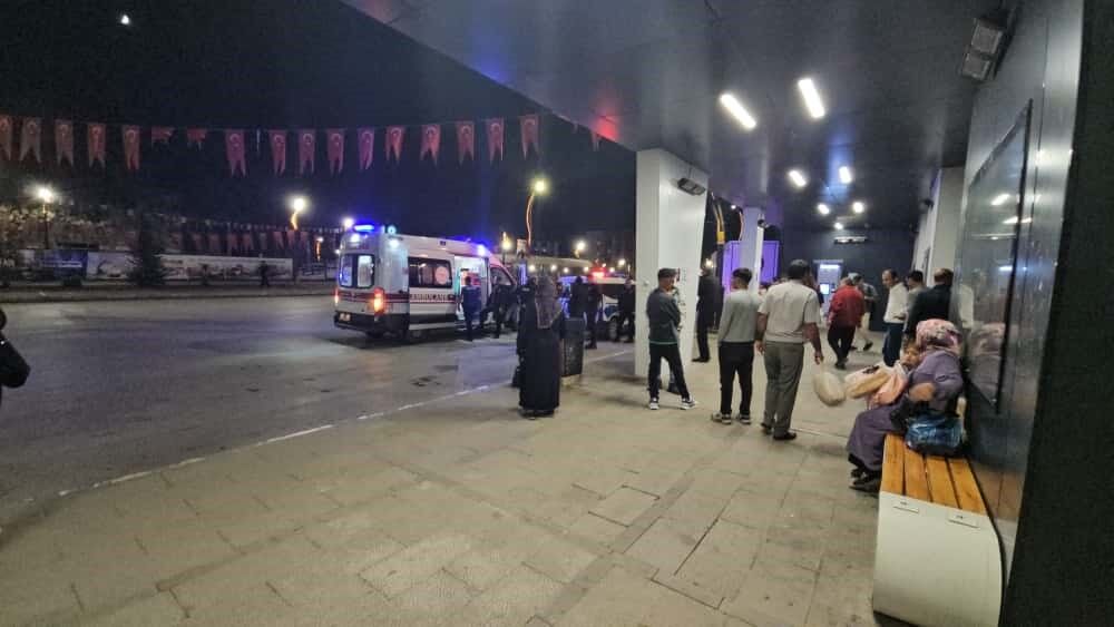 Elazığ’da Telefon Gaspına Direnen Kişi Bıçaklanarak Yaralandı (1)