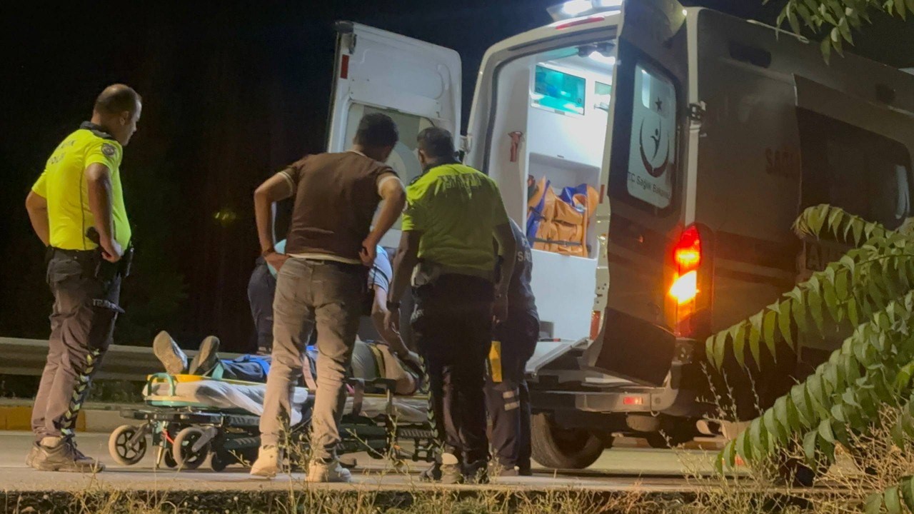 Erzincan’da Alkollü Sürücü Şarampole Uçtu 2 Yaralı (2)