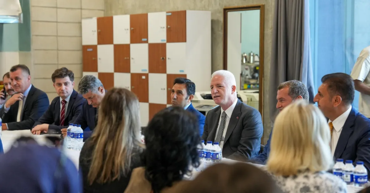 I S T A N B U L V A L I G U L I S T A N B U L D A E G I T I M V 893796 265472 Gencgazete