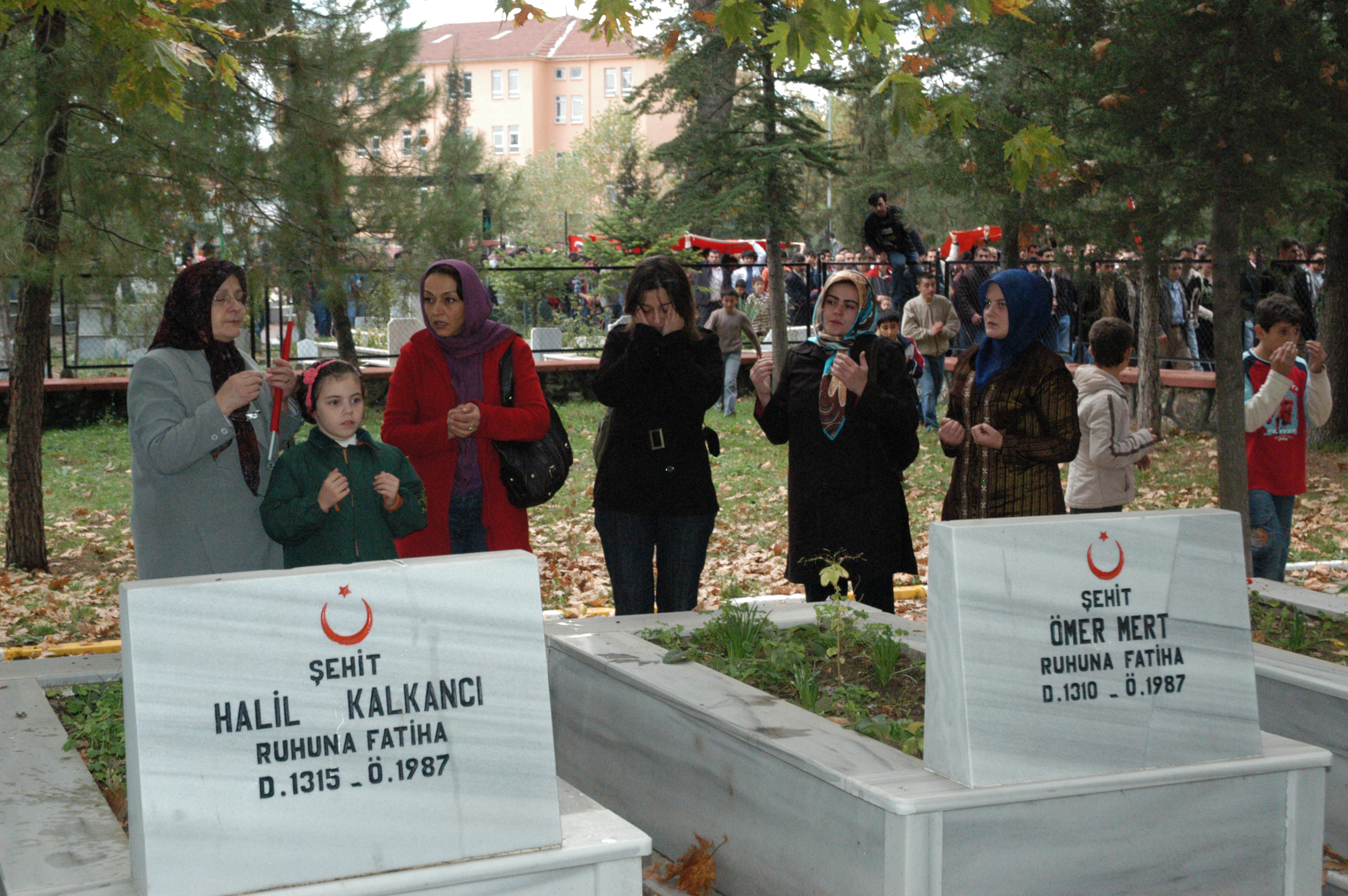 İnegöl Şehitler İçin Tek Yürek Arsivden Haber 2007 Gencgazete (3)