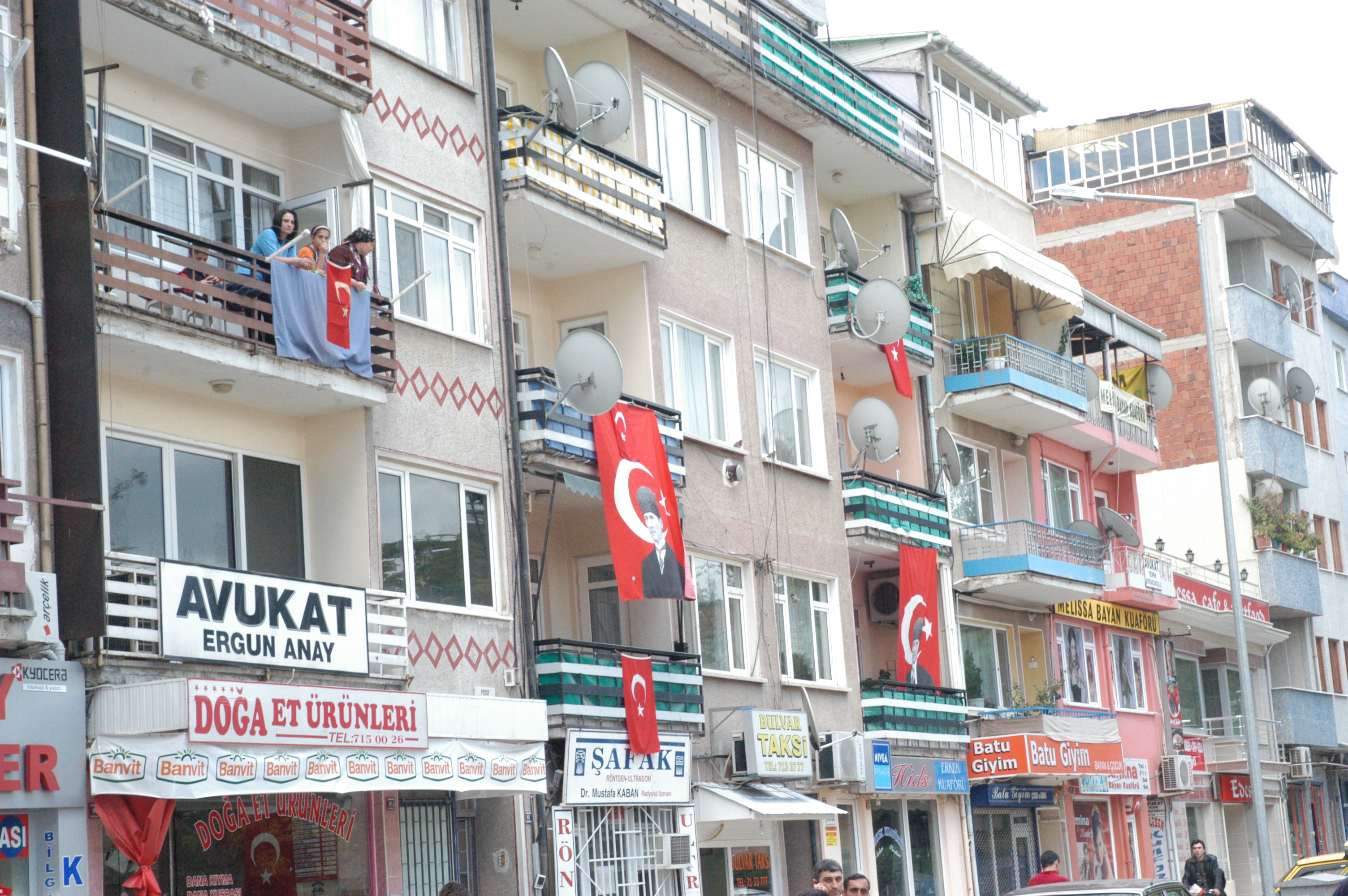 İnegöl Şehitler İçin Tek Yürek Arsivden Haber 2007 Gencgazete (7)