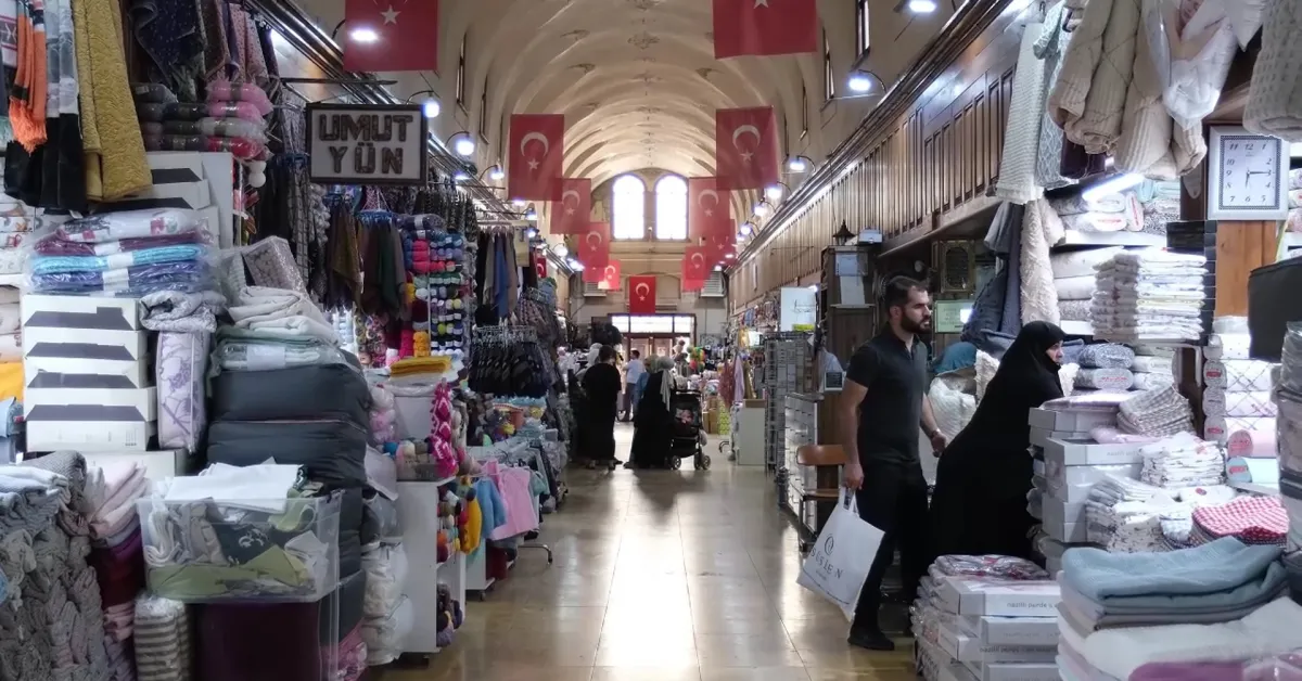 İnegöl'de Alışveriş Zamanı! 9 Gün Sürecek Şenlikte Yüzde 50'Ye Varan İndirimler Başlıyor (4) Gencgazete