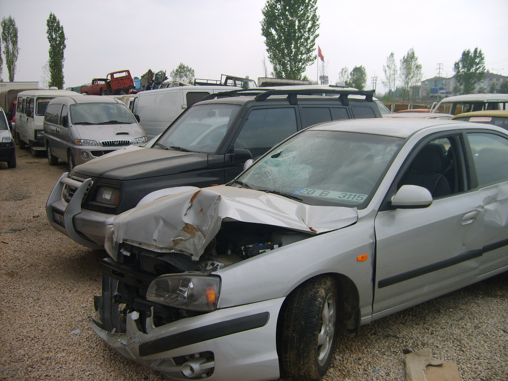 İnegöl’de Bağlanan Araçlar Çürüyor Arsivden Haber 2007 Gencgazete (2)