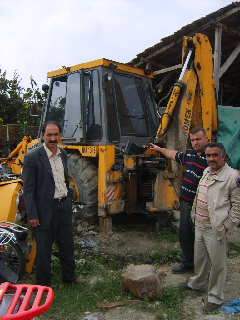 İnegöl’de Bağlanan Araçlar Çürüyor Arsivden Haber 2007 Gencgazete (5)