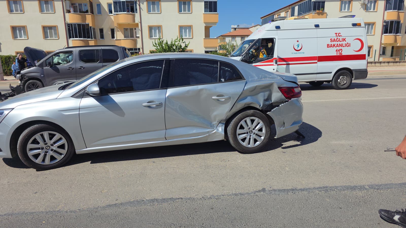 İnegöl'de Trafik Kazasında 4 Kişi Yaralandı (2)