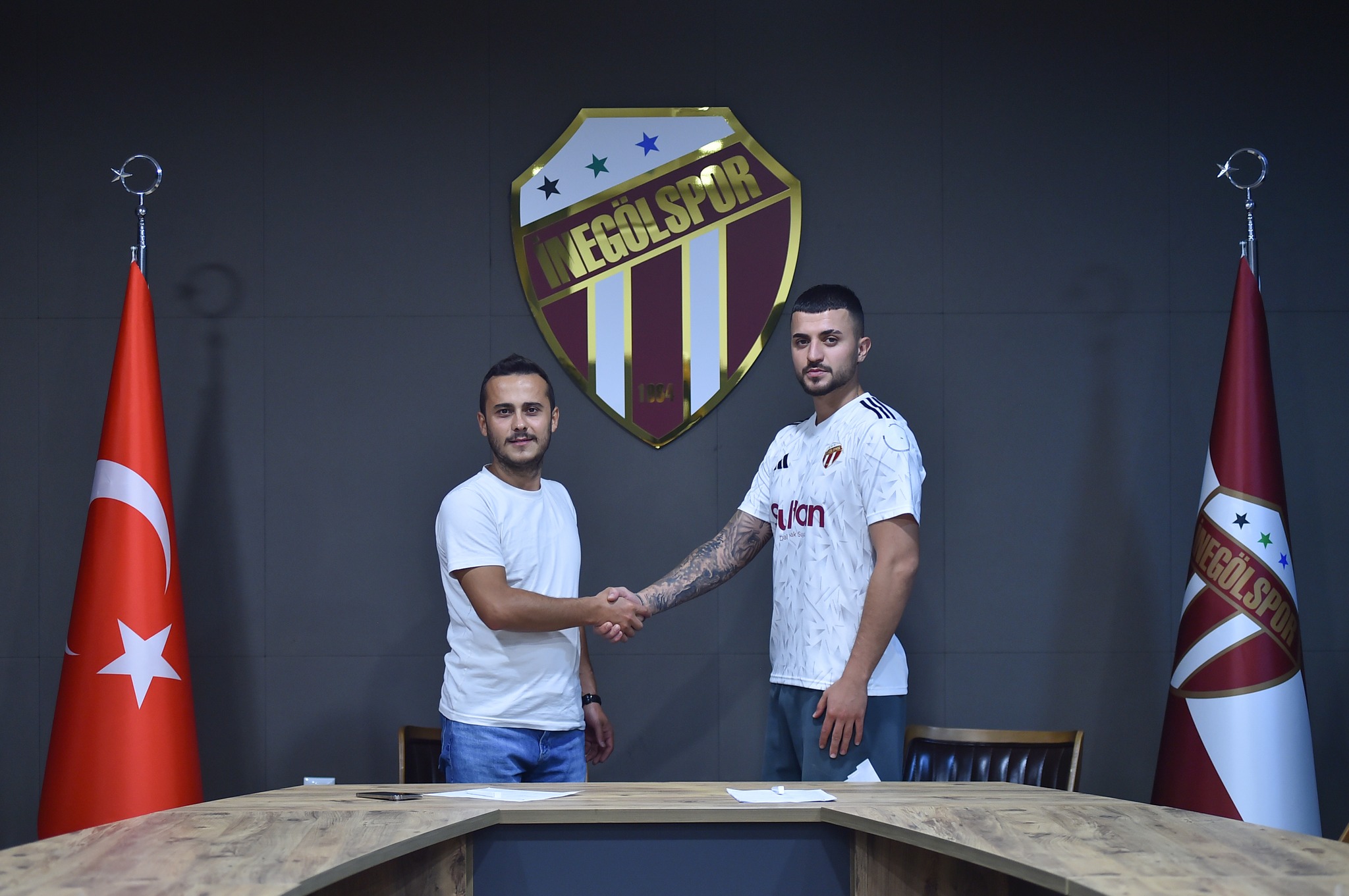 İnegölspor, Ozan Can Dursun Ile 1 Yıllık Anlaşma Sağladı (2)