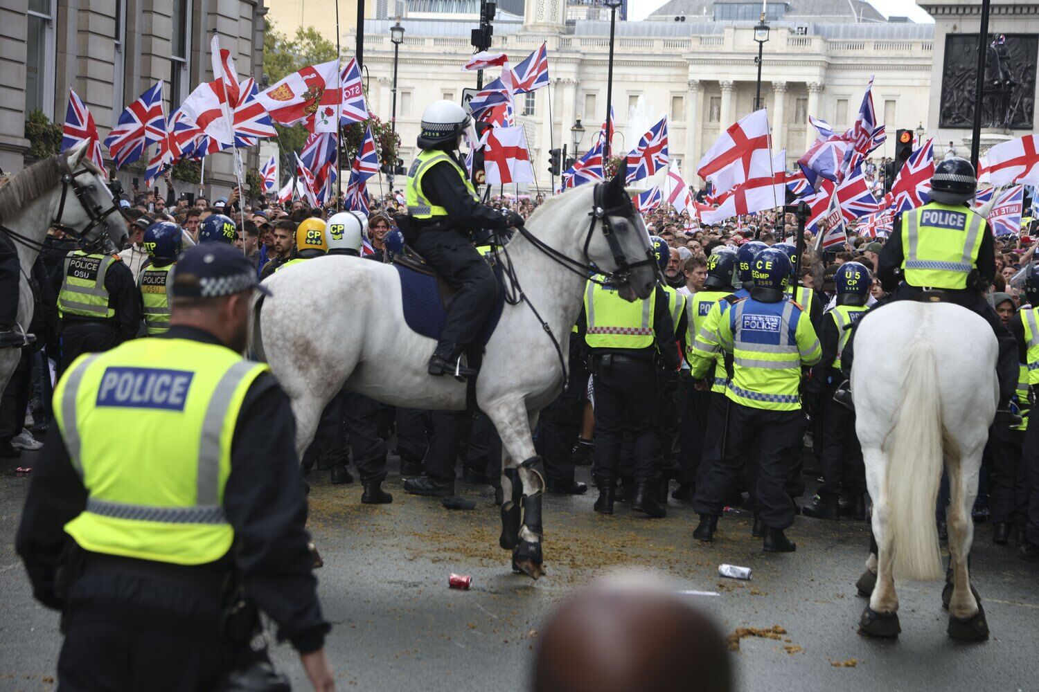 Ingiltere Londra Karisti Gencgazete (3)