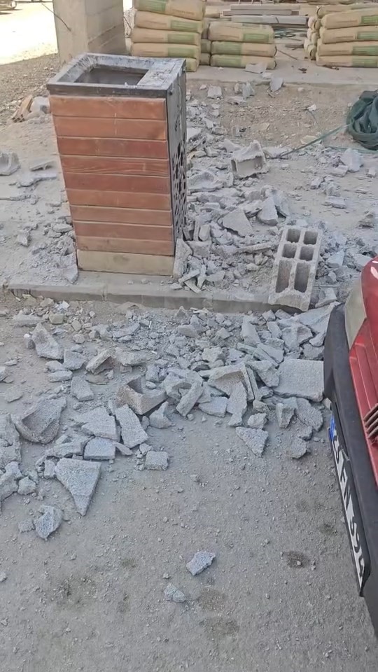 Kafasına Inşaattan Tuğla Düşen Şahıs Yaralandı (2)