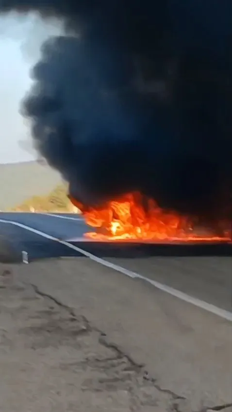 Karabük’te Araçlar Çarpışıp Alev Aldı 3 Ölü, Çok Sayıda Yaralı (4)