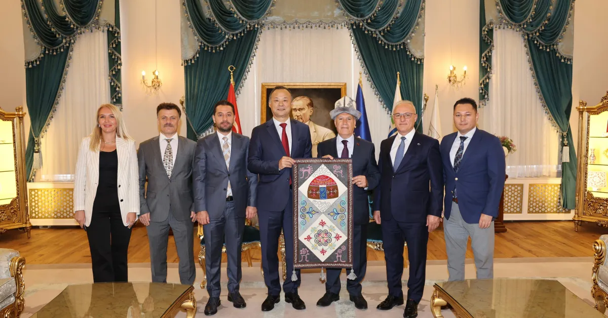 Kırgızistan Büyükelçisi Kazakbaev’den Başkan Bozbey’e Ziyaret Ortak Projeler Masada (2)