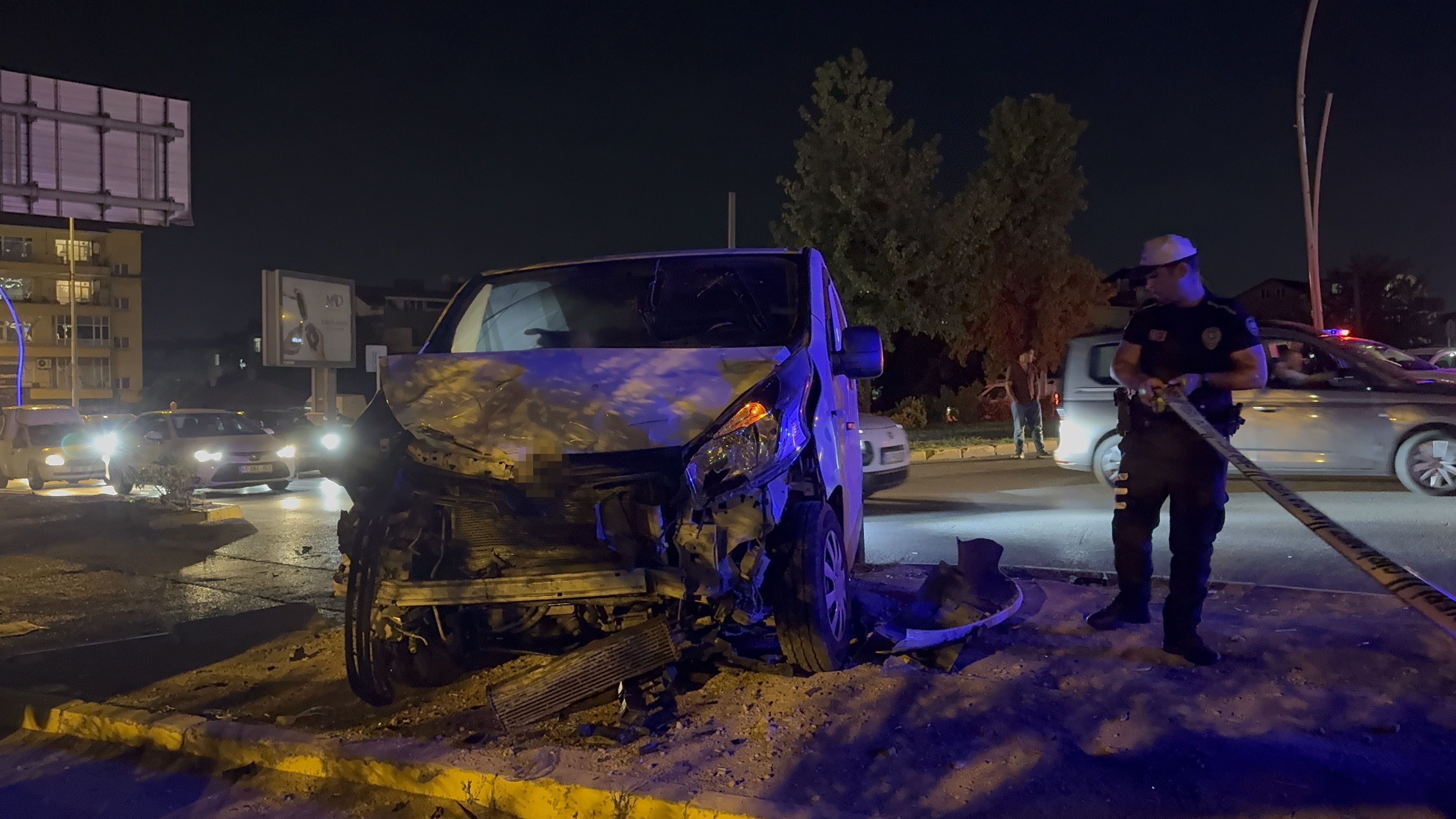 Kocaeli’de Iki Ticari Araç Çarpıştı 6 Yaralı (2)