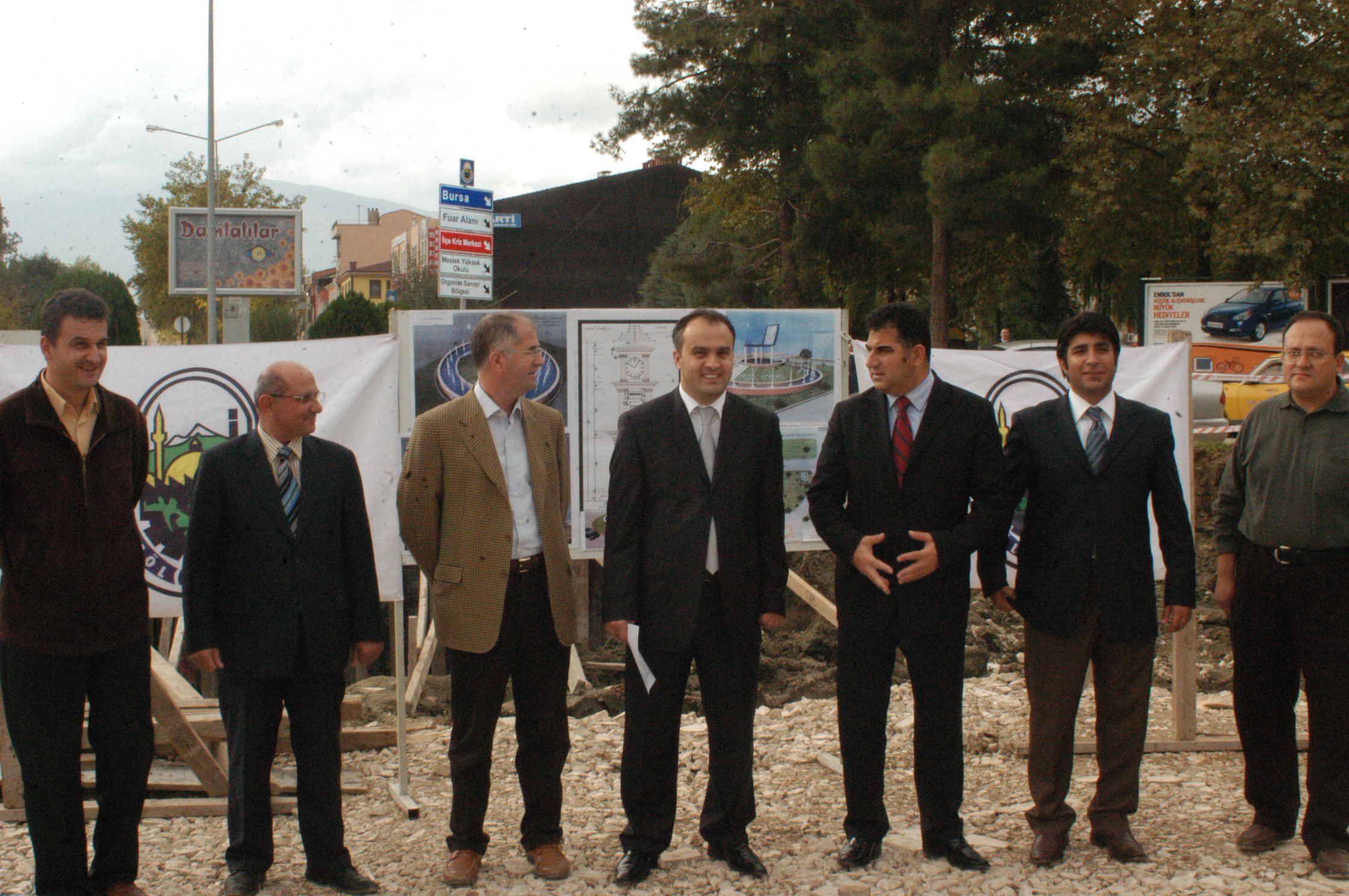 Köfte Mobilya Figürleri Ve Saat Kulesi Arsivden Gencgazete (1)